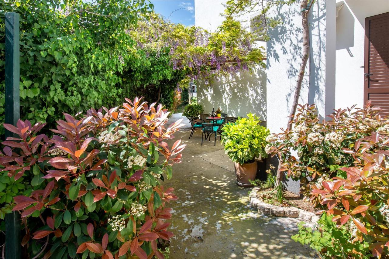Nives In The Center - Free Parking Apartment Split